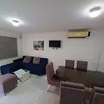 Rodadero London Villa